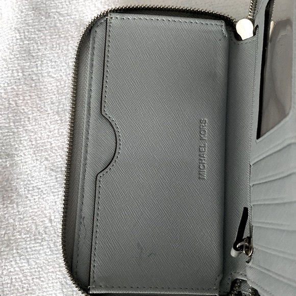 Michael Kors Jet Set Travel Wallet/Wristlet Phone Case - Picture 5 of 11